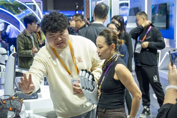 顾晓松院士:脑机接口有望成未来产业增长新引擎